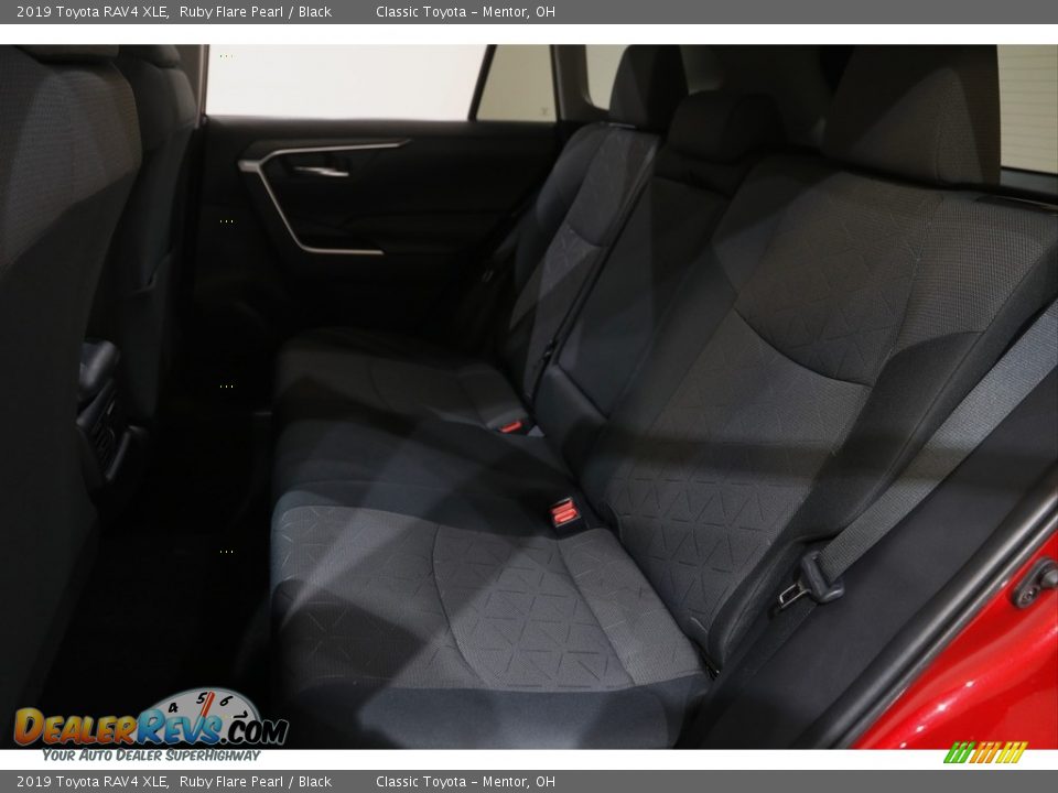 2019 Toyota RAV4 XLE Ruby Flare Pearl / Black Photo #17