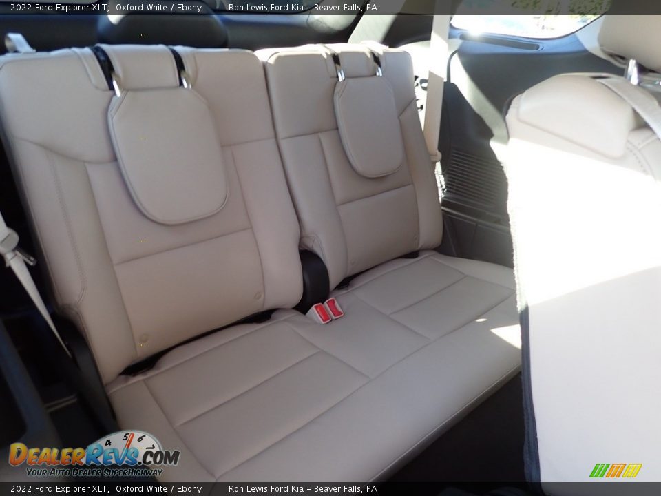 2022 Ford Explorer XLT Oxford White / Ebony Photo #11