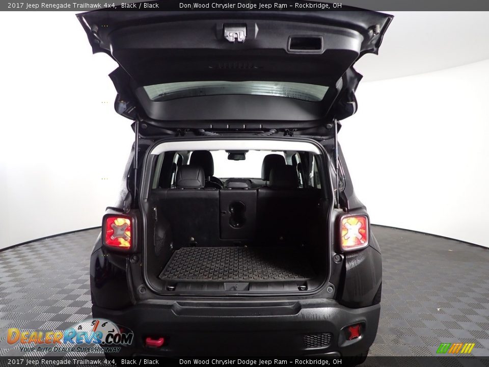 2017 Jeep Renegade Trailhawk 4x4 Black / Black Photo #8