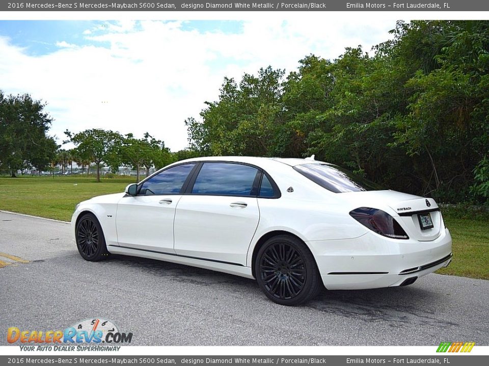 2016 Mercedes-Benz S Mercedes-Maybach S600 Sedan designo Diamond White Metallic / Porcelain/Black Photo #2