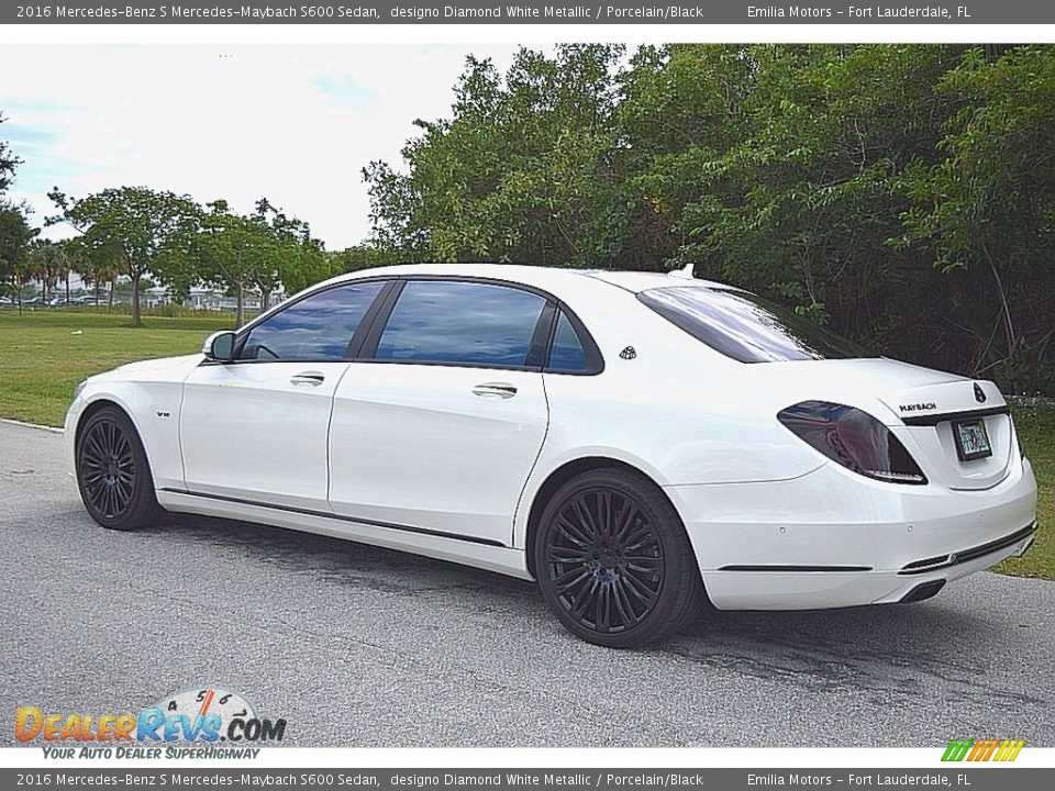 2016 Mercedes-Benz S Mercedes-Maybach S600 Sedan designo Diamond White Metallic / Porcelain/Black Photo #3