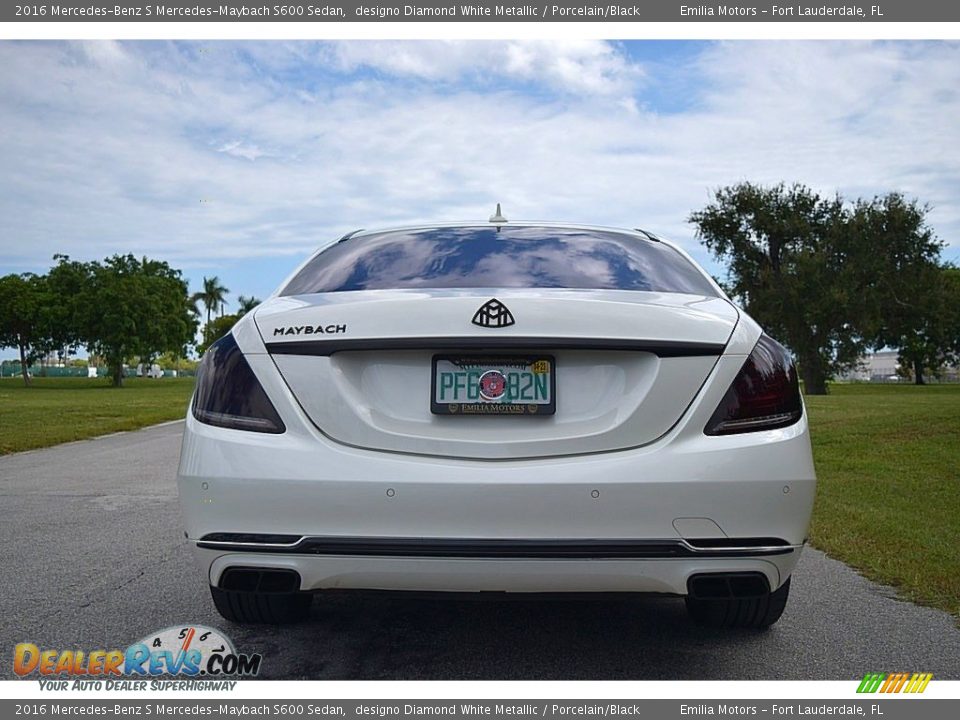 2016 Mercedes-Benz S Mercedes-Maybach S600 Sedan designo Diamond White Metallic / Porcelain/Black Photo #12