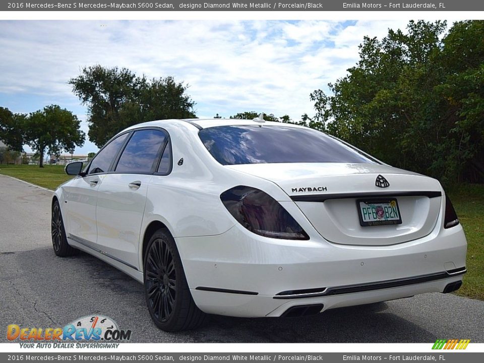 2016 Mercedes-Benz S Mercedes-Maybach S600 Sedan designo Diamond White Metallic / Porcelain/Black Photo #13