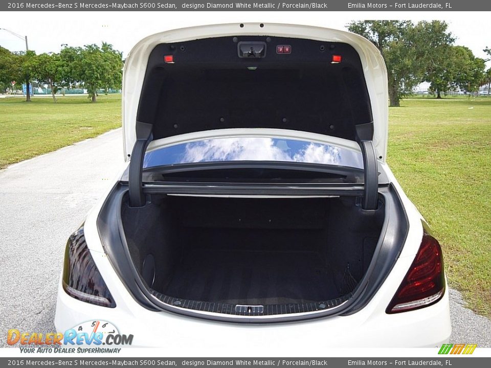 2016 Mercedes-Benz S Mercedes-Maybach S600 Sedan Trunk Photo #16