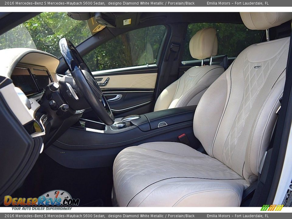 Front Seat of 2016 Mercedes-Benz S Mercedes-Maybach S600 Sedan Photo #18