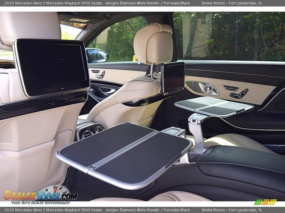 Porcelain/Black Interior - 2016 Mercedes-Benz S Mercedes-Maybach S600 Sedan Photo #35