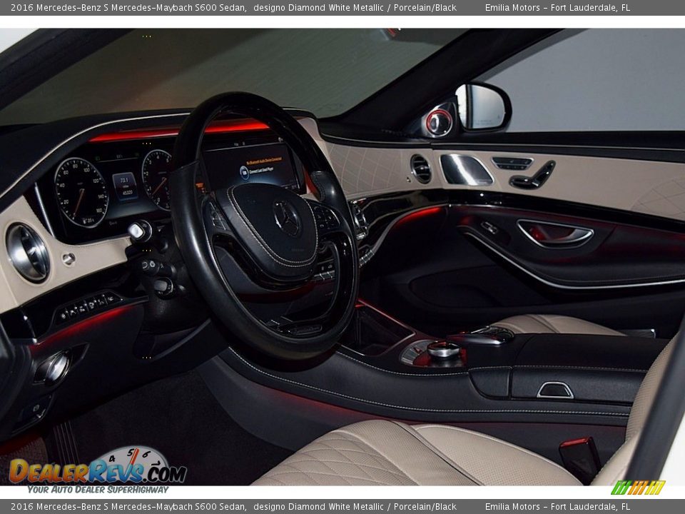 Front Seat of 2016 Mercedes-Benz S Mercedes-Maybach S600 Sedan Photo #49
