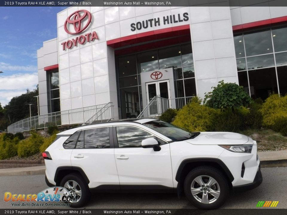 2019 Toyota RAV4 XLE AWD Super White / Black Photo #2