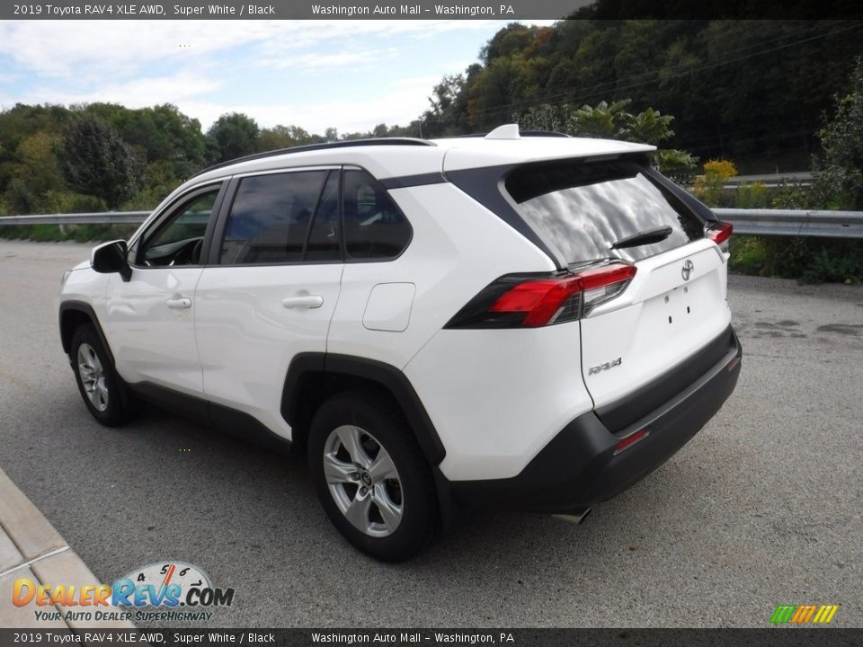 2019 Toyota RAV4 XLE AWD Super White / Black Photo #14