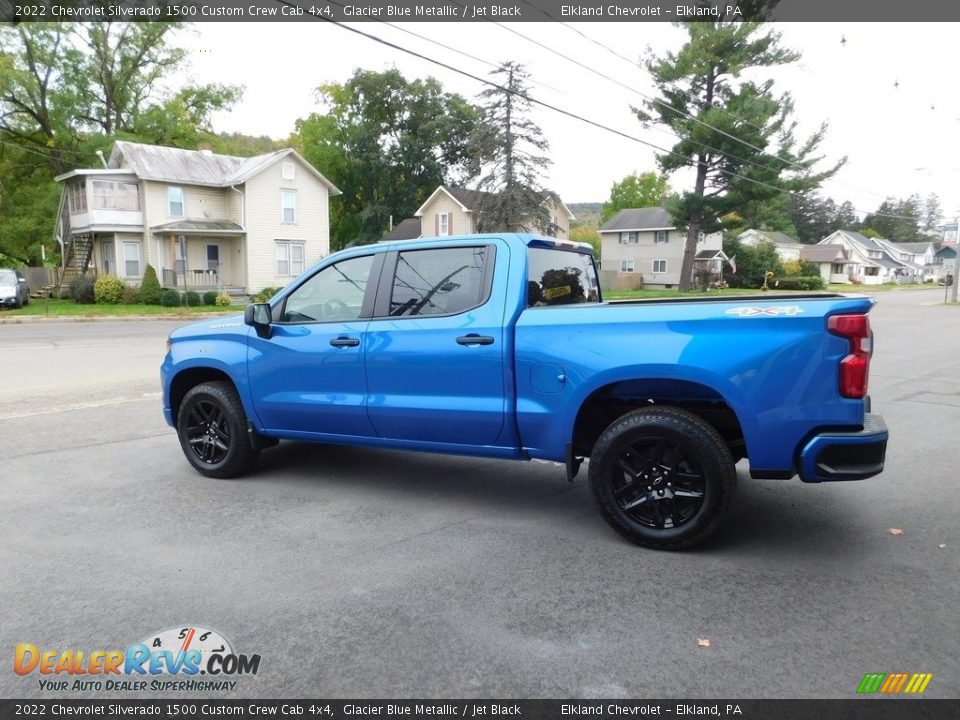 2022 Chevrolet Silverado 1500 Custom Crew Cab 4x4 Glacier Blue Metallic / Jet Black Photo #4