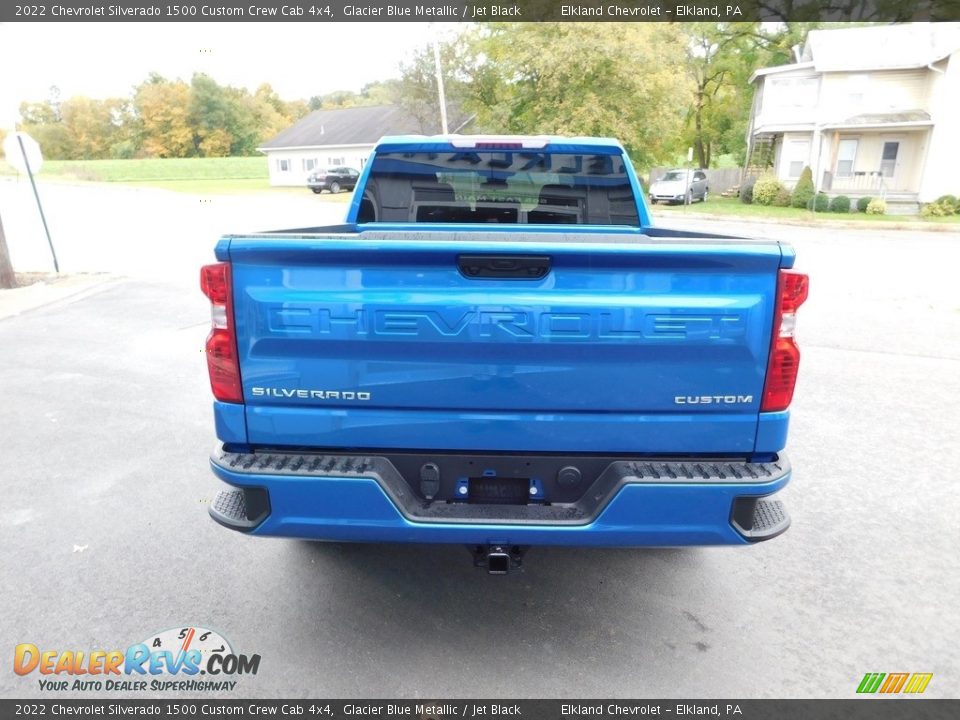 2022 Chevrolet Silverado 1500 Custom Crew Cab 4x4 Glacier Blue Metallic / Jet Black Photo #5