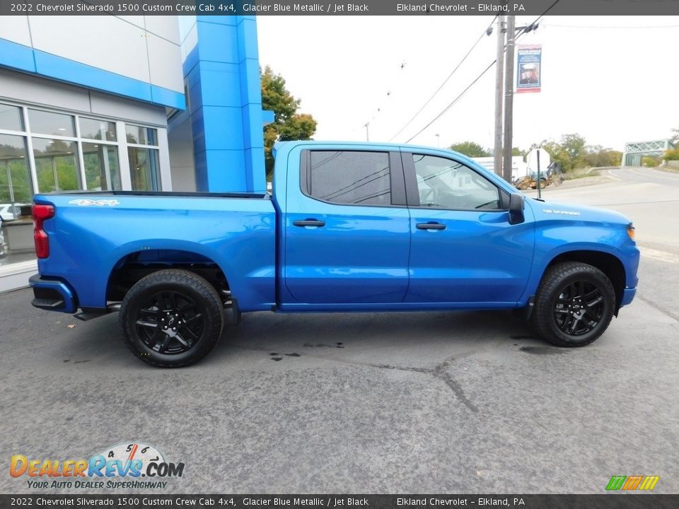 2022 Chevrolet Silverado 1500 Custom Crew Cab 4x4 Glacier Blue Metallic / Jet Black Photo #7