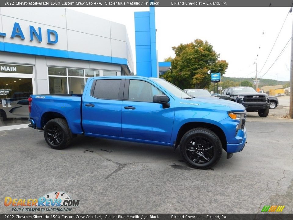 2022 Chevrolet Silverado 1500 Custom Crew Cab 4x4 Glacier Blue Metallic / Jet Black Photo #8