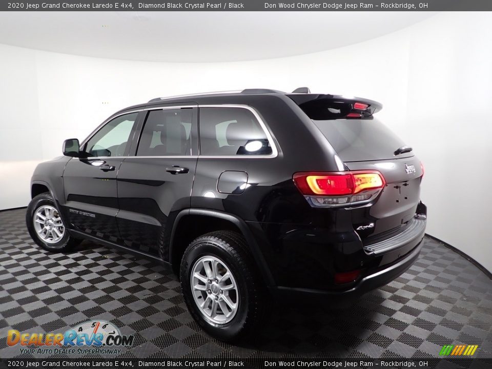 2020 Jeep Grand Cherokee Laredo E 4x4 Diamond Black Crystal Pearl / Black Photo #7