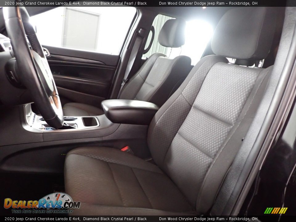 2020 Jeep Grand Cherokee Laredo E 4x4 Diamond Black Crystal Pearl / Black Photo #15