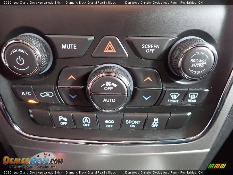 2020 Jeep Grand Cherokee Laredo E 4x4 Diamond Black Crystal Pearl / Black Photo #20