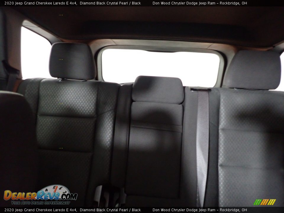 2020 Jeep Grand Cherokee Laredo E 4x4 Diamond Black Crystal Pearl / Black Photo #22