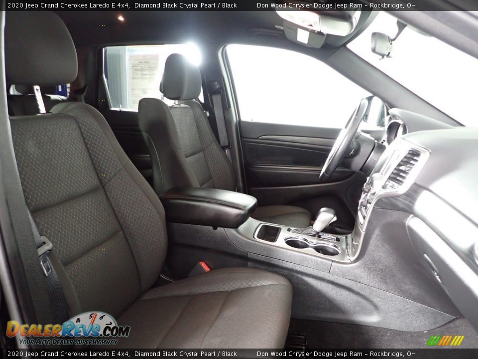 2020 Jeep Grand Cherokee Laredo E 4x4 Diamond Black Crystal Pearl / Black Photo #27