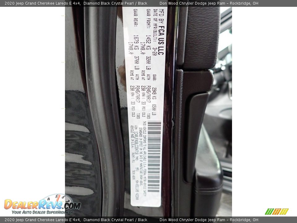 2020 Jeep Grand Cherokee Laredo E 4x4 Diamond Black Crystal Pearl / Black Photo #32