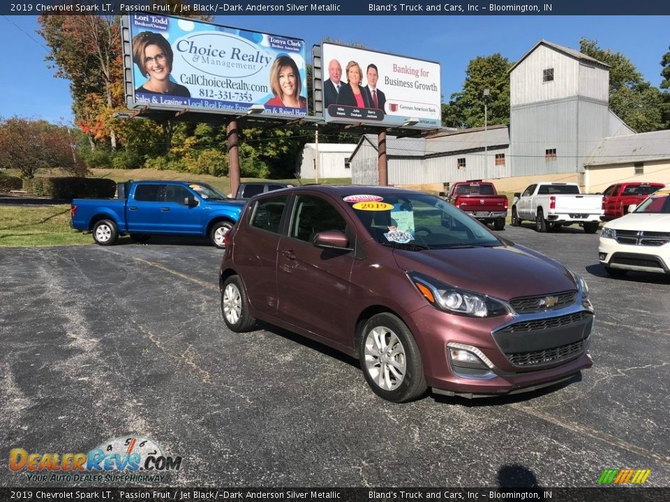 Front 3/4 View of 2019 Chevrolet Spark LT Photo #4