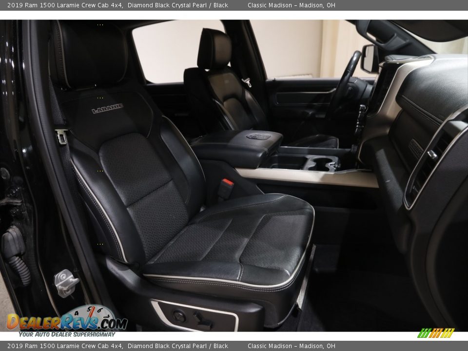 2019 Ram 1500 Laramie Crew Cab 4x4 Diamond Black Crystal Pearl / Black Photo #17