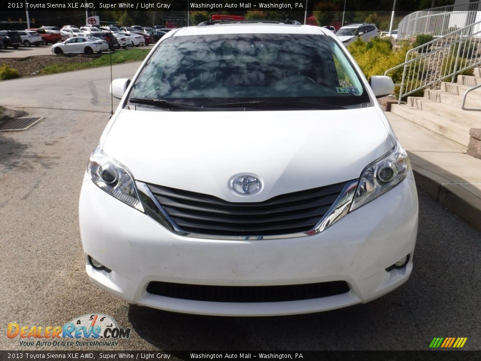 2013 Toyota Sienna XLE AWD Super White / Light Gray Photo #12