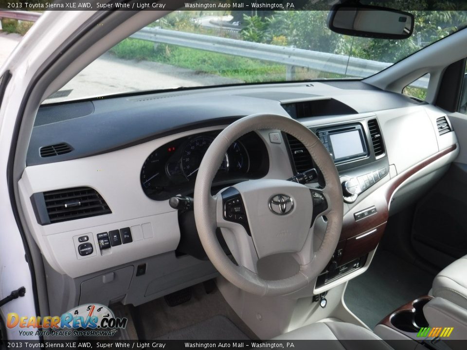 2013 Toyota Sienna XLE AWD Super White / Light Gray Photo #19