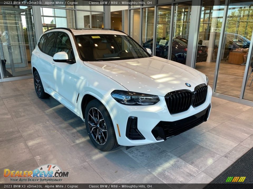 Front 3/4 View of 2023 BMW X3 xDrive30i Photo #1