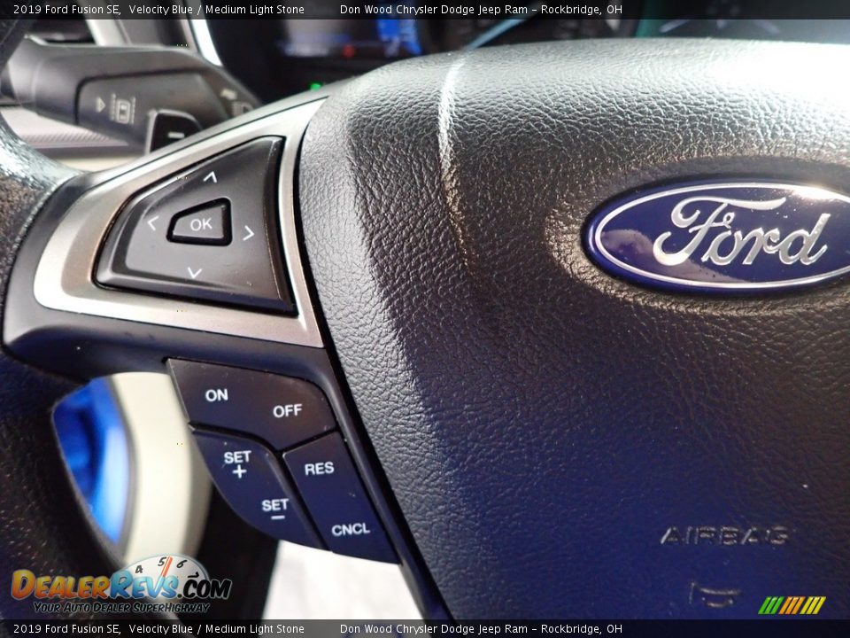 2019 Ford Fusion SE Velocity Blue / Medium Light Stone Photo #16