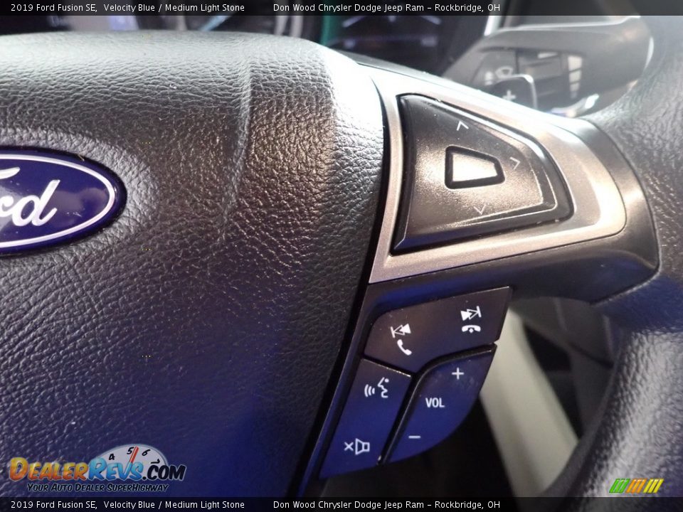 2019 Ford Fusion SE Velocity Blue / Medium Light Stone Photo #17