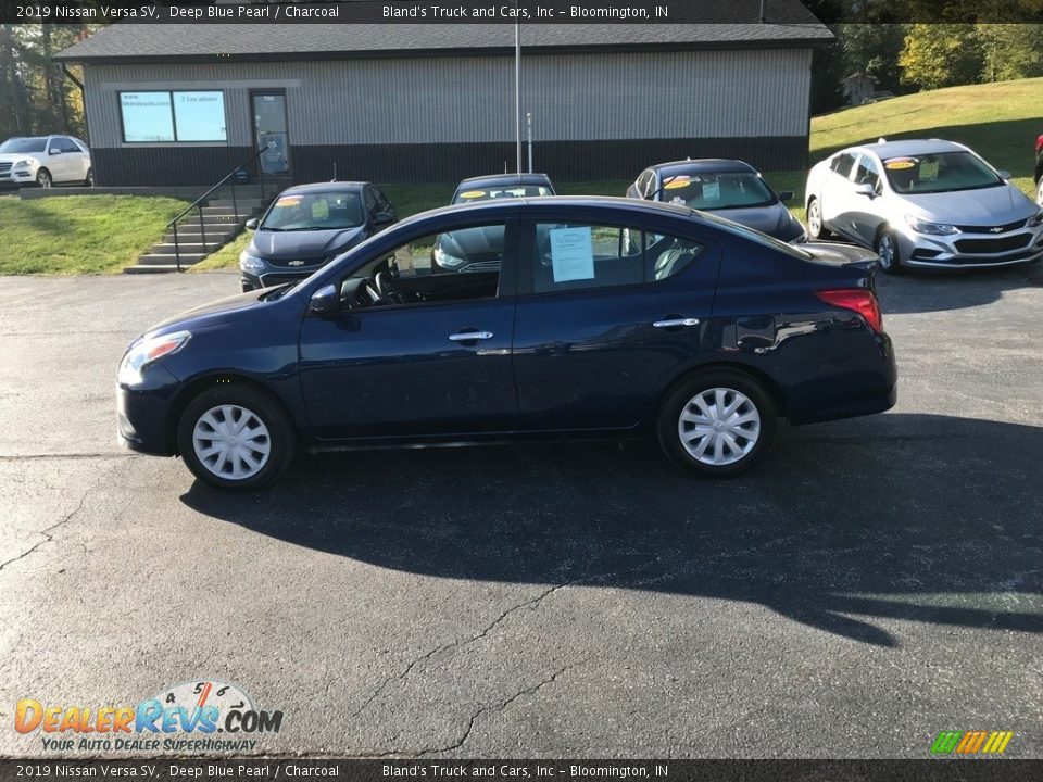 2019 Nissan Versa SV Deep Blue Pearl / Charcoal Photo #1