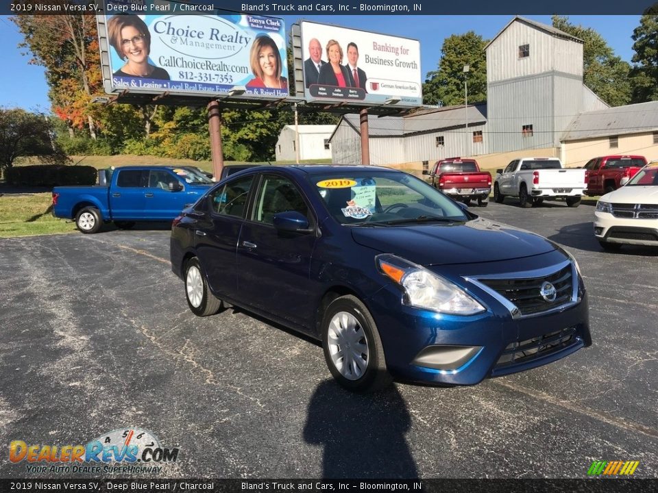 2019 Nissan Versa SV Deep Blue Pearl / Charcoal Photo #4