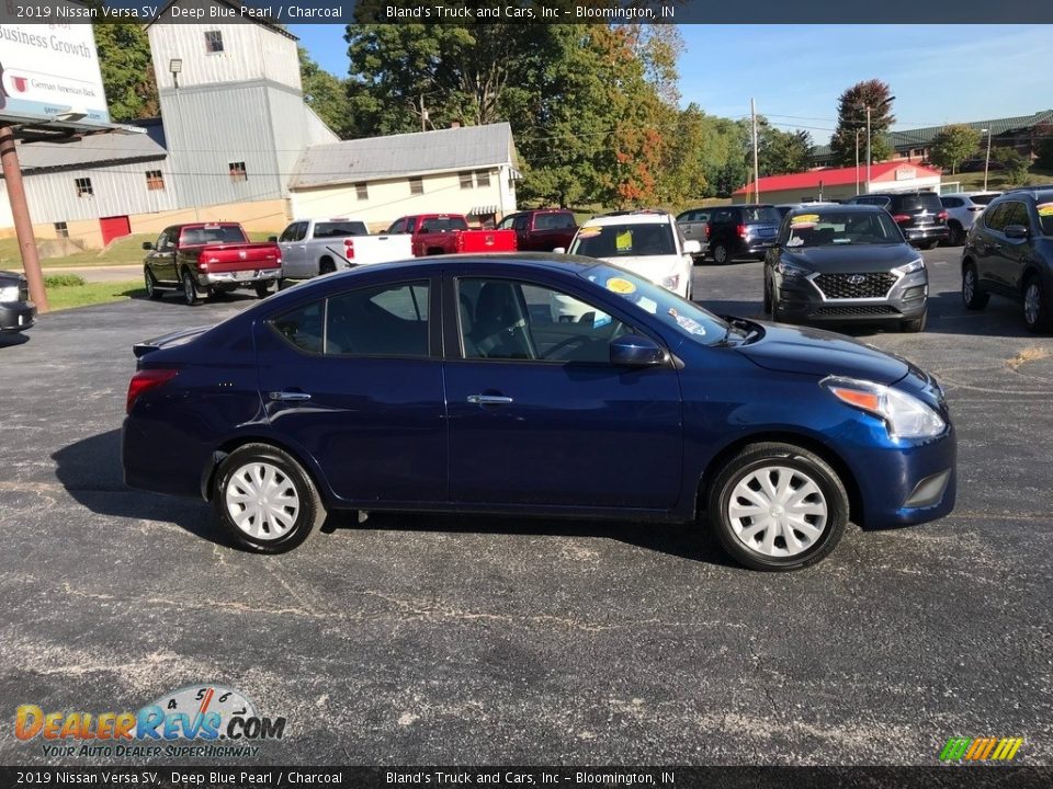 2019 Nissan Versa SV Deep Blue Pearl / Charcoal Photo #5