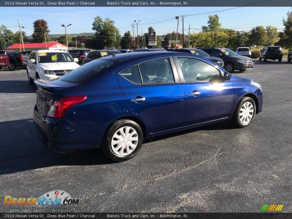 2019 Nissan Versa SV Deep Blue Pearl / Charcoal Photo #6