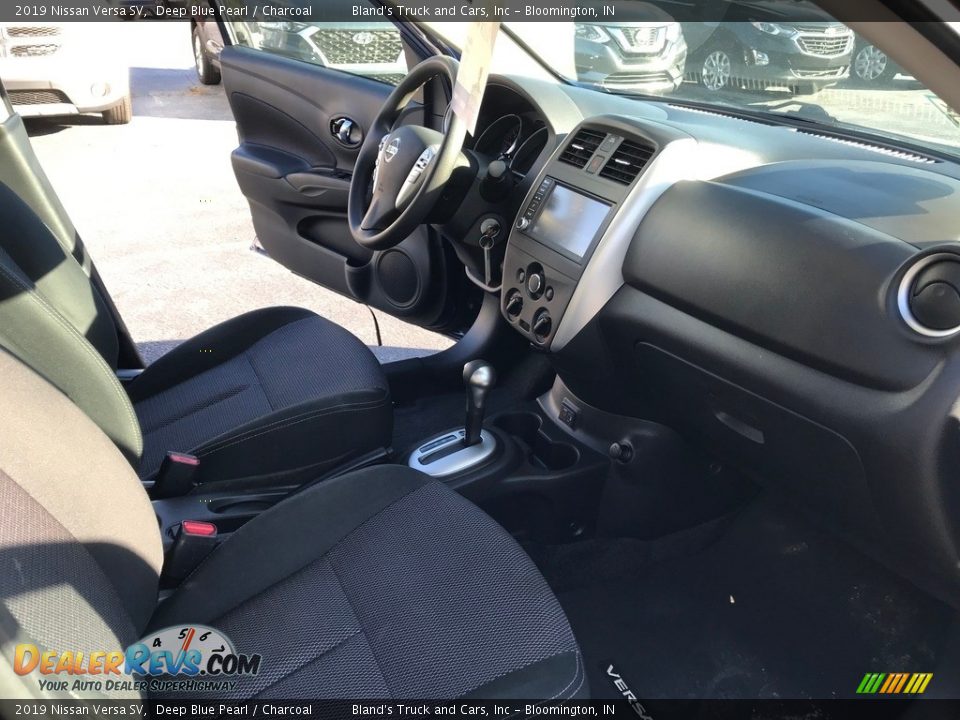 2019 Nissan Versa SV Deep Blue Pearl / Charcoal Photo #26