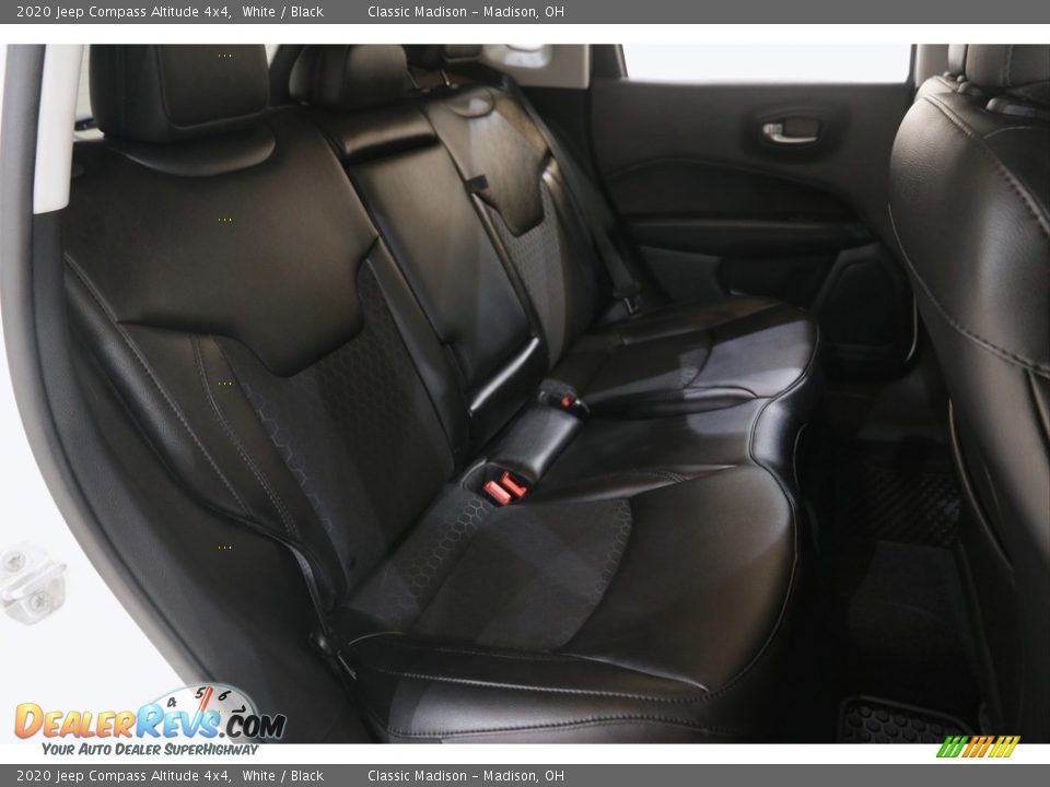 2020 Jeep Compass Altitude 4x4 White / Black Photo #18