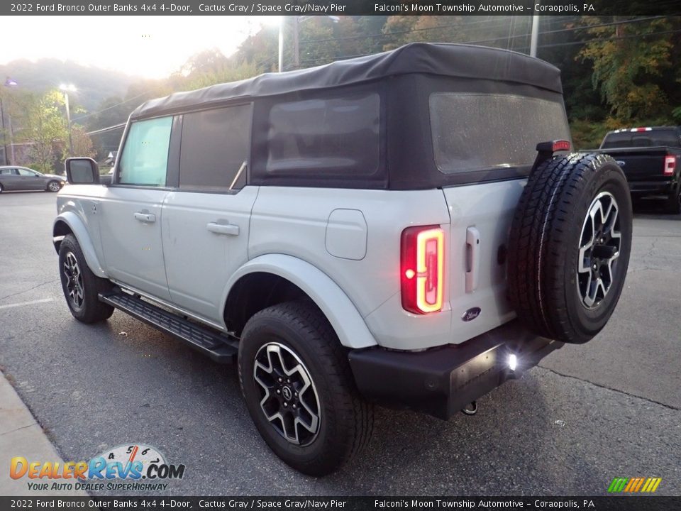 2022 Ford Bronco Outer Banks 4x4 4-Door Cactus Gray / Space Gray/Navy Pier Photo #5