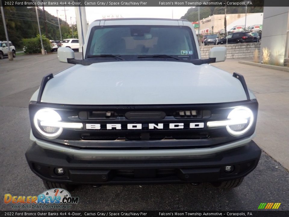 2022 Ford Bronco Outer Banks 4x4 4-Door Cactus Gray / Space Gray/Navy Pier Photo #8