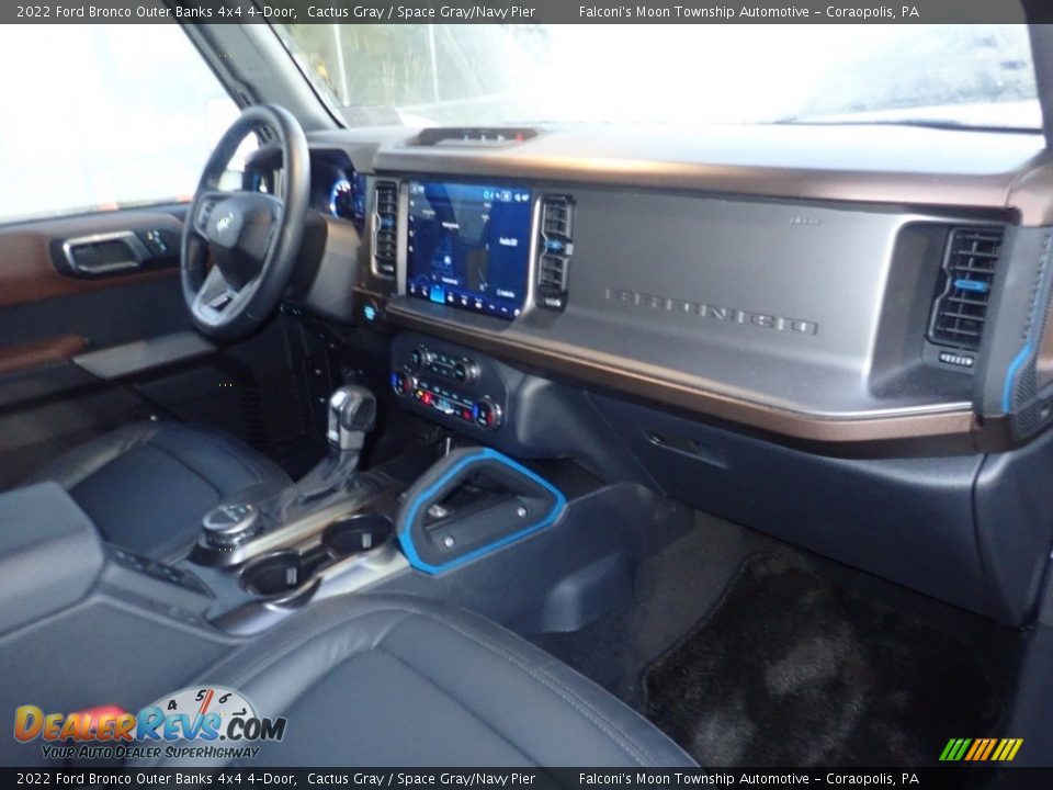 Dashboard of 2022 Ford Bronco Outer Banks 4x4 4-Door Photo #12