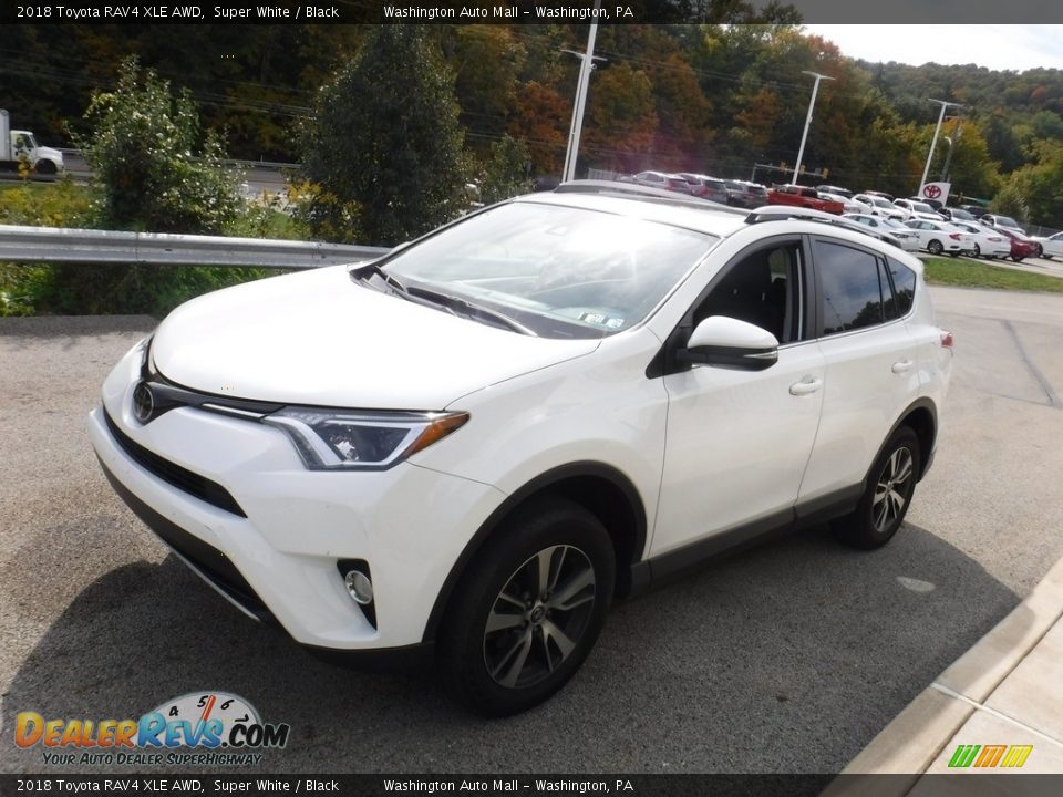 2018 Toyota RAV4 XLE AWD Super White / Black Photo #13