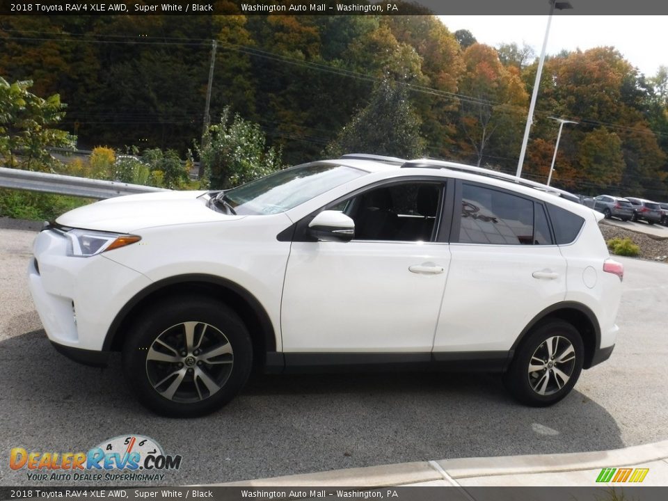 2018 Toyota RAV4 XLE AWD Super White / Black Photo #14