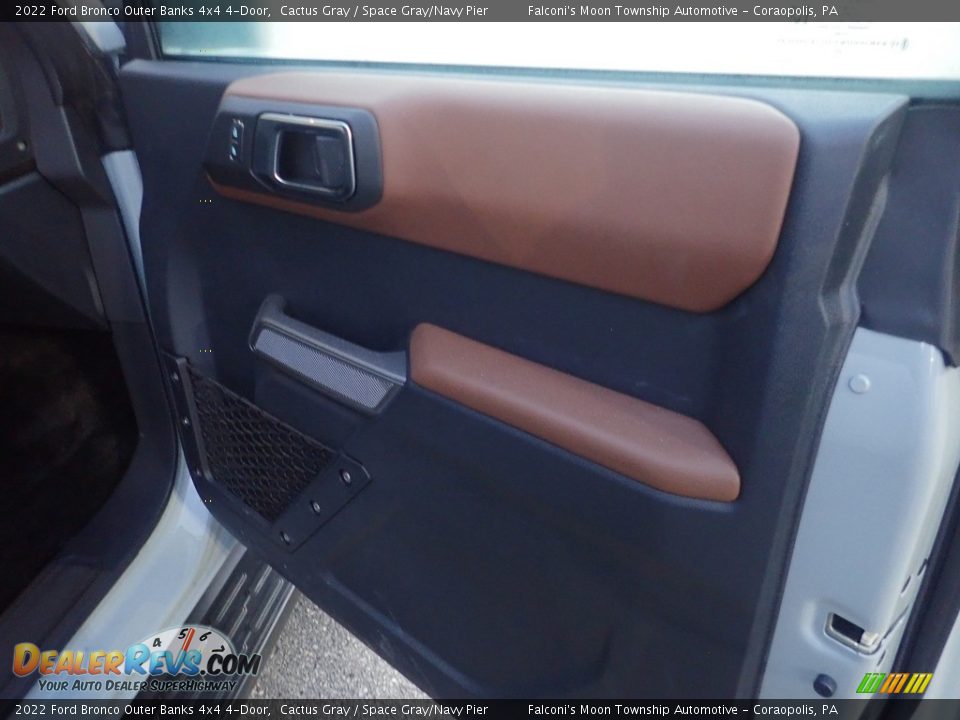 Door Panel of 2022 Ford Bronco Outer Banks 4x4 4-Door Photo #15