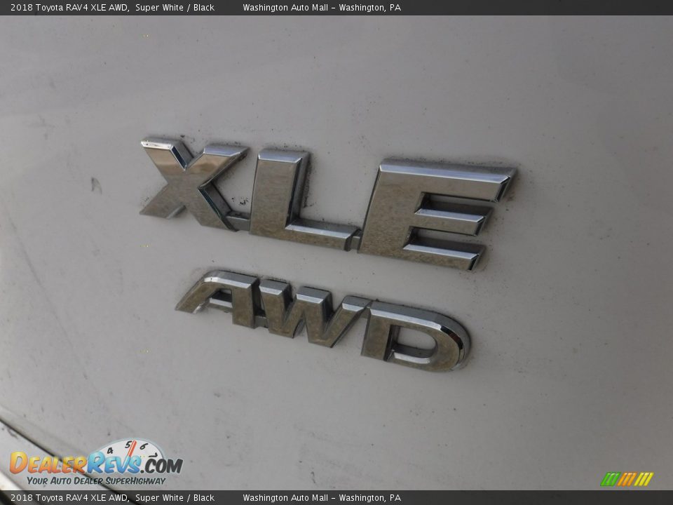 2018 Toyota RAV4 XLE AWD Super White / Black Photo #17