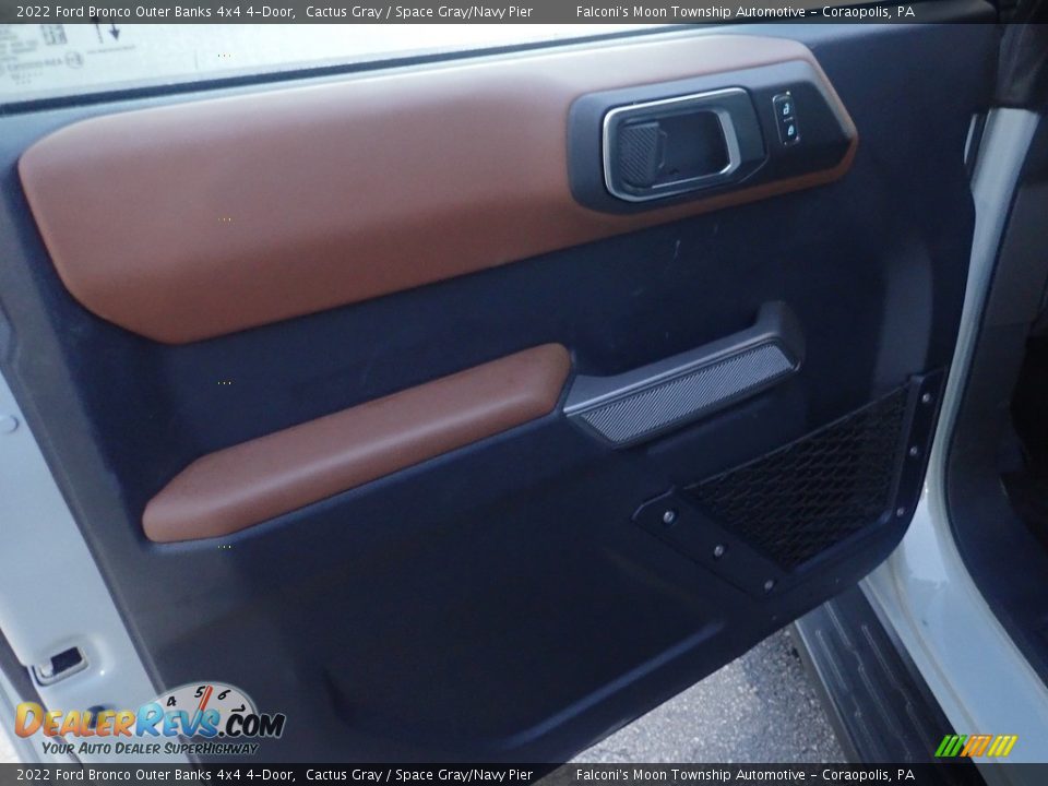 Door Panel of 2022 Ford Bronco Outer Banks 4x4 4-Door Photo #21