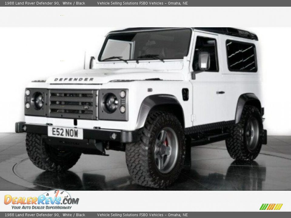 Front 3/4 View of 1988 Land Rover Defender 90 Photo #9