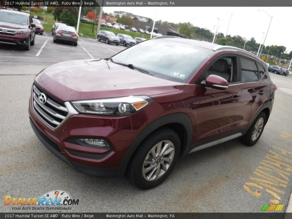 2017 Hyundai Tucson SE AWD Ruby Wine / Beige Photo #5