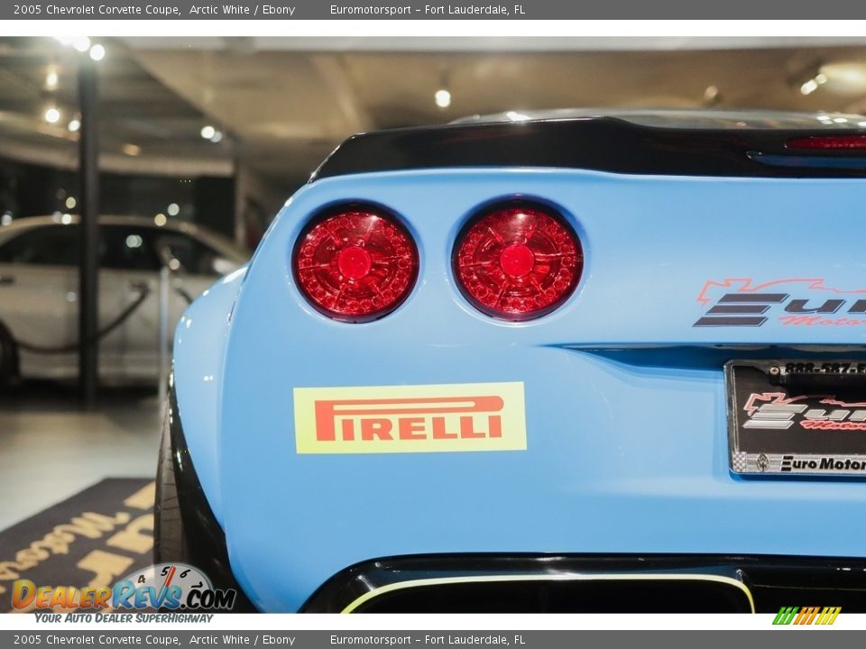 2005 Chevrolet Corvette Coupe Arctic White / Ebony Photo #11