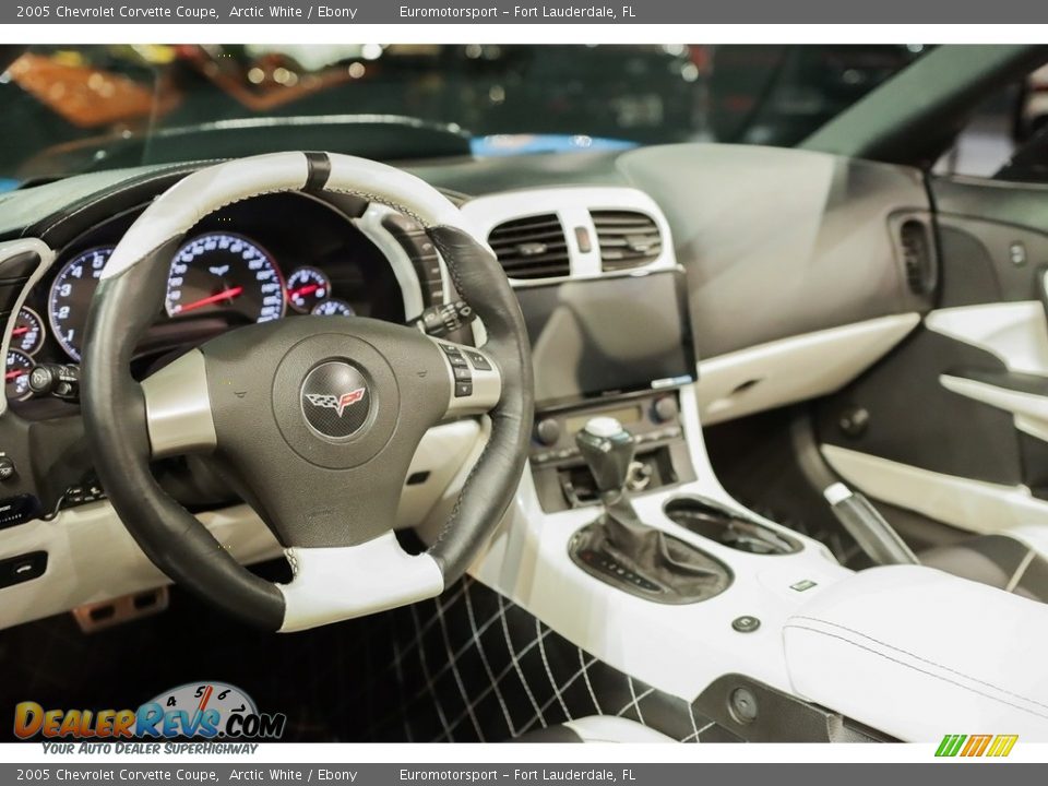 2005 Chevrolet Corvette Coupe Arctic White / Ebony Photo #15