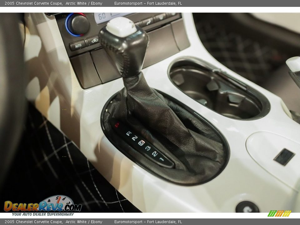 2005 Chevrolet Corvette Coupe Arctic White / Ebony Photo #22