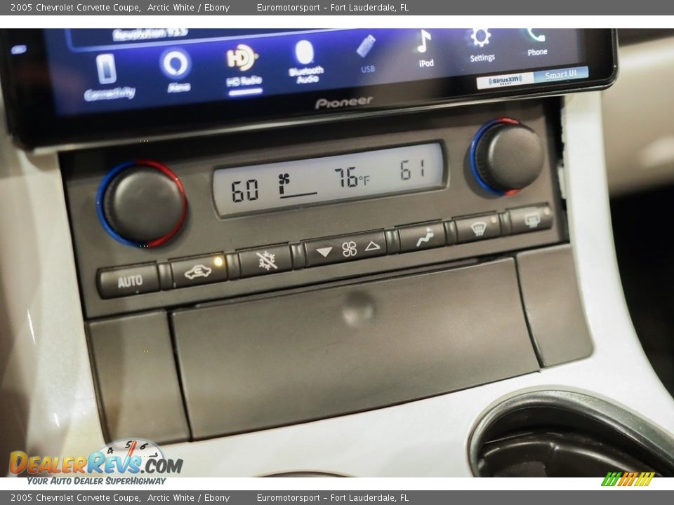 2005 Chevrolet Corvette Coupe Arctic White / Ebony Photo #23